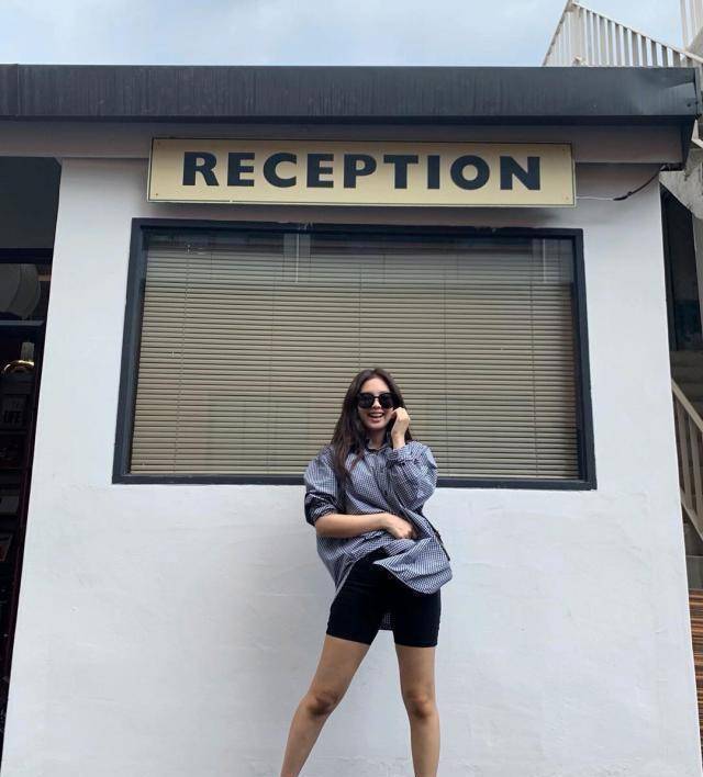 jennie偷穿男友衬衫?