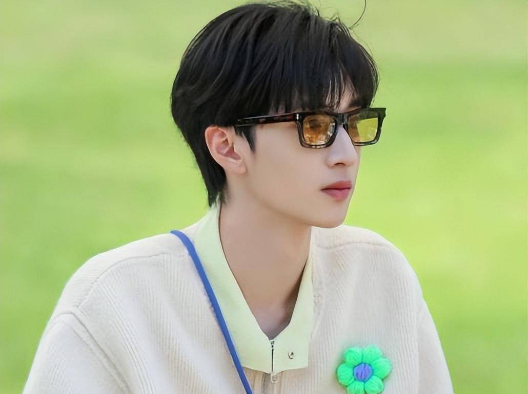 时代少年团严浩翔,当年为何从时代峰峻公司出走三年?_易安_音乐_表演