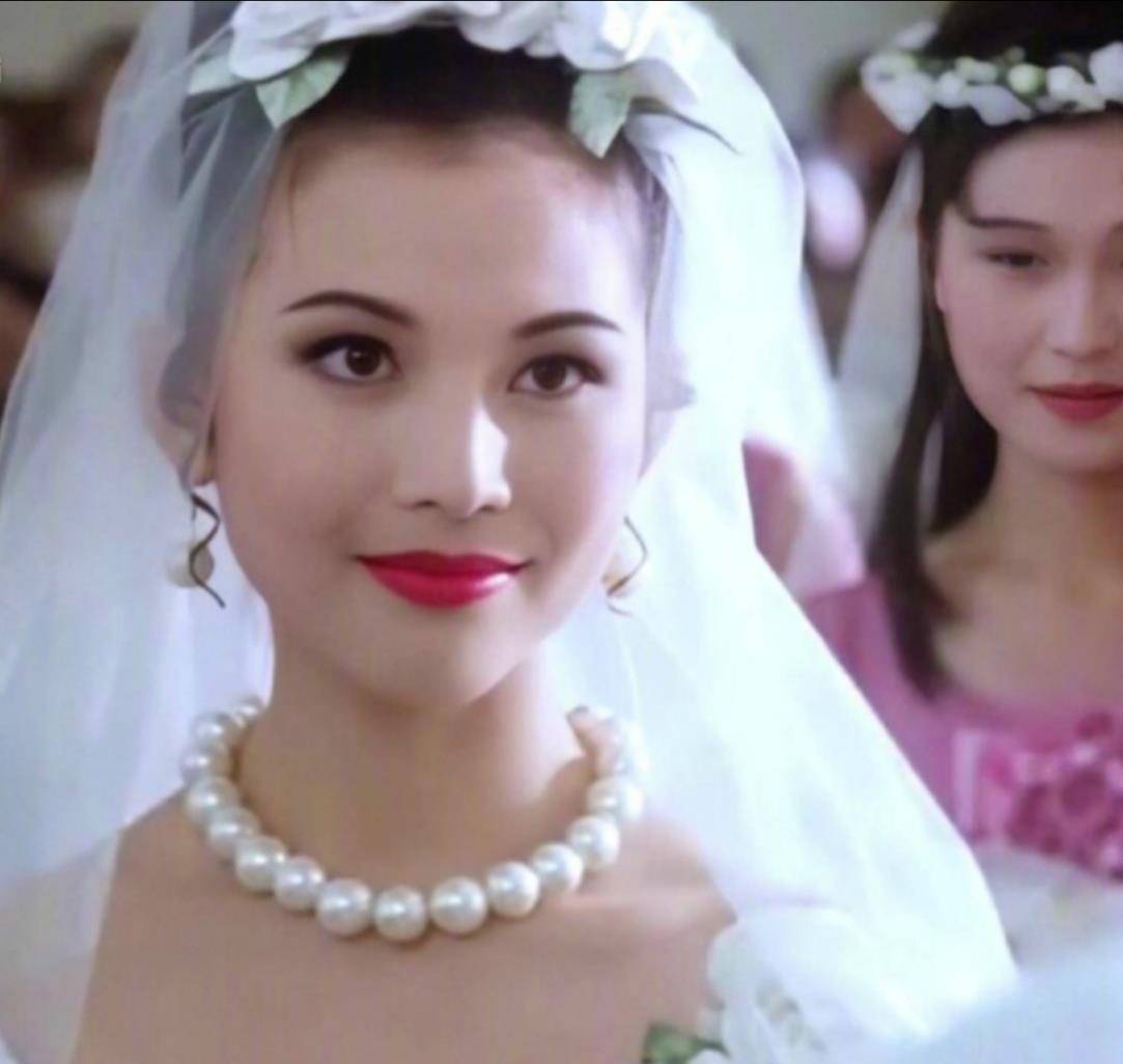 千姿百态的港风婚纱美人群像,这才是神仙打架的年代_时尚_表情_造型