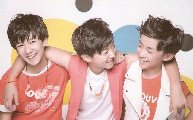 tfboys易烊千玺和王源一起为王俊凯新片做宣传,一起来看庄文杰_发展