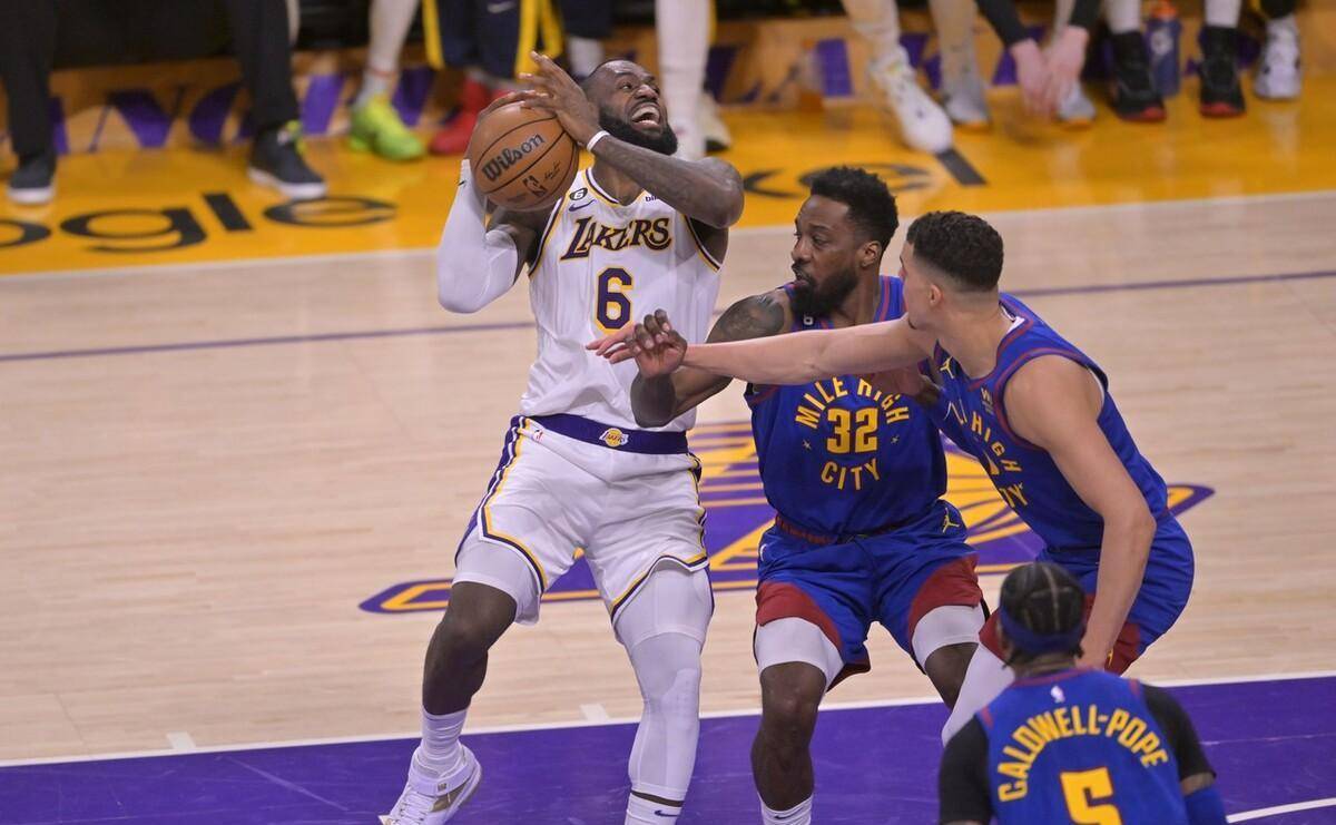 浓浓的浓眉印证了詹姆斯即将退役,2003年没有出征的球员全部挂靴!