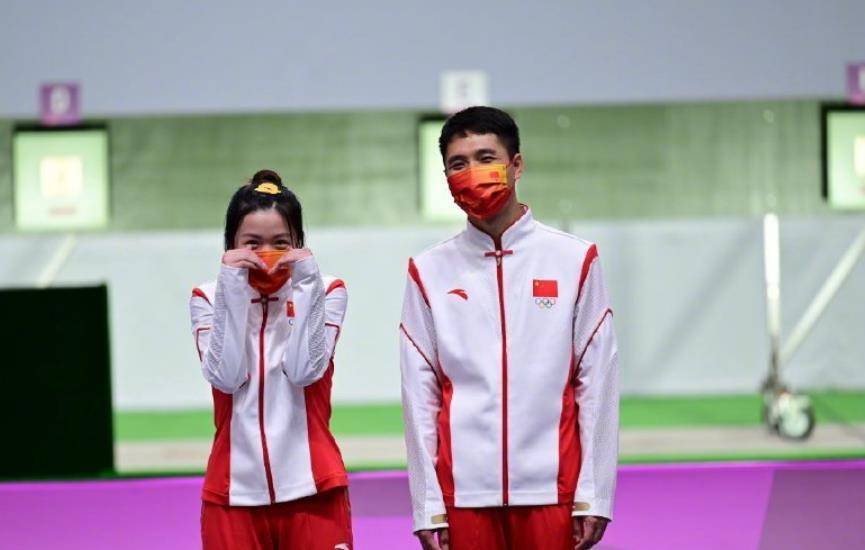 奥运冠军杨倩妹妹与偶像白敬亭语音连线,白敬亭笑称是自己高攀了_妈妈