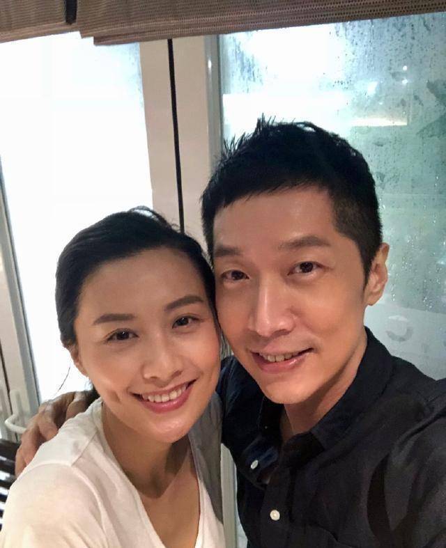 女友,两人相恋多年,一度谈婚论嫁,但后来还是遗憾分手,所以马浚伟至今