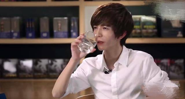 易立竞:一个在李诞心里住了10年的女人,一张嘴就圈粉无数_节目_因为