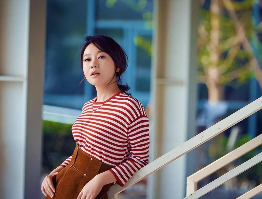 闫妮:分手那天挥泪和公婆告别,18年后对待前公婆如同亲生父母_丈夫