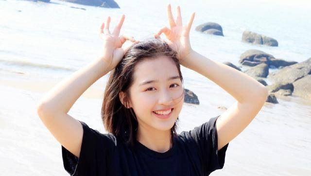 被赞初恋脸,她13岁演张子枫姐姐毫不违和,成熟还是年纪造假?