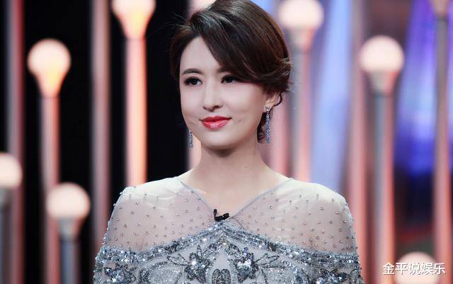 央视终于选对了,能代替张蕾的人出现,从长相到能力都更胜一筹_袁昕