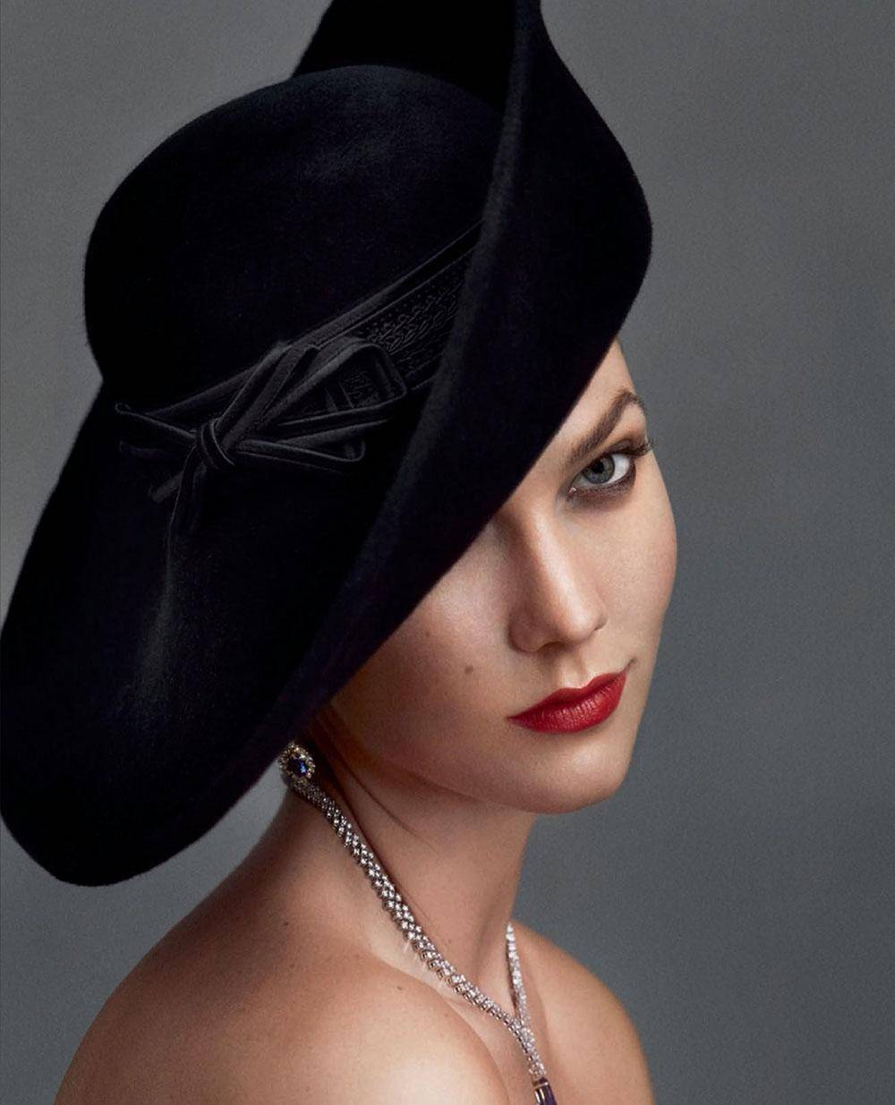 《 vogue 》abroad2018年4月的封面,摄影:russelljames