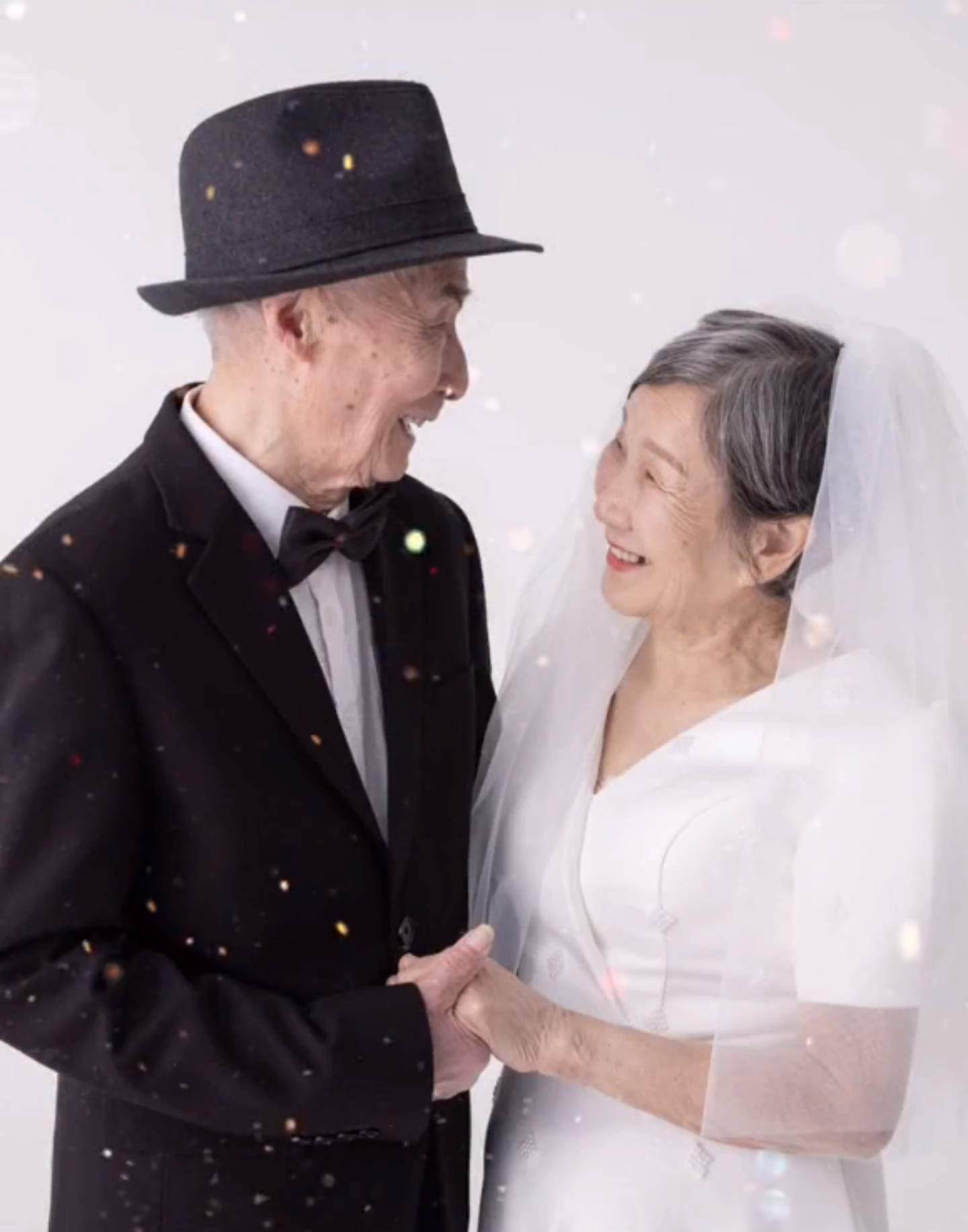 徐石萍,33岁放弃100万净身出户,单身30年活成18岁公主_阿姨_工作_前夫