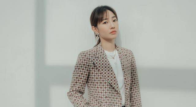 白百何情深义重!