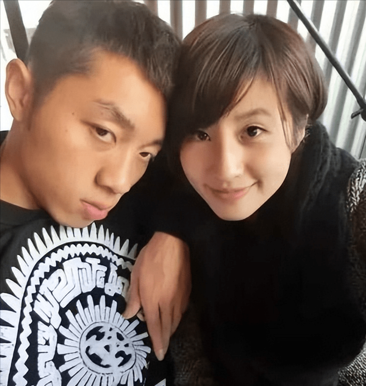 国乒"不倒翁"许昕:老婆是国乒第一美女,为他放弃整个职业生涯_姚彦