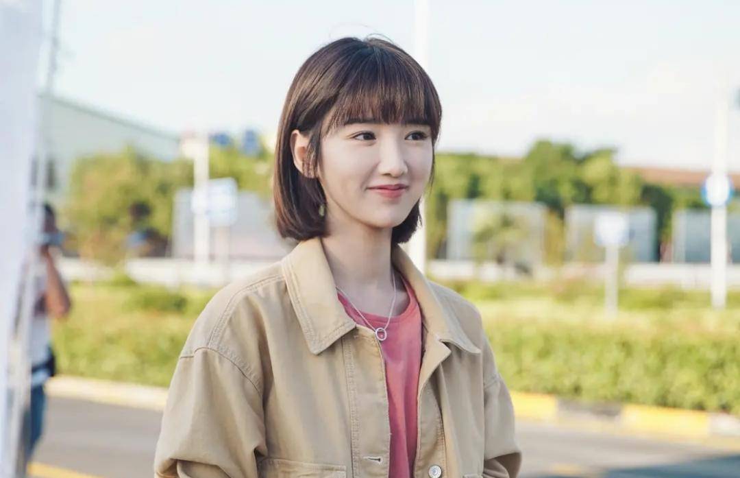 毛晓彤晒与杨玏合拍的情侣写真,超甜瞬间堪称情侣拍照模板_合作_网友