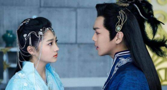 事实证明,"面包和爱情兼顾"的张若昀,已活成了一个"符号"_角色_剧中