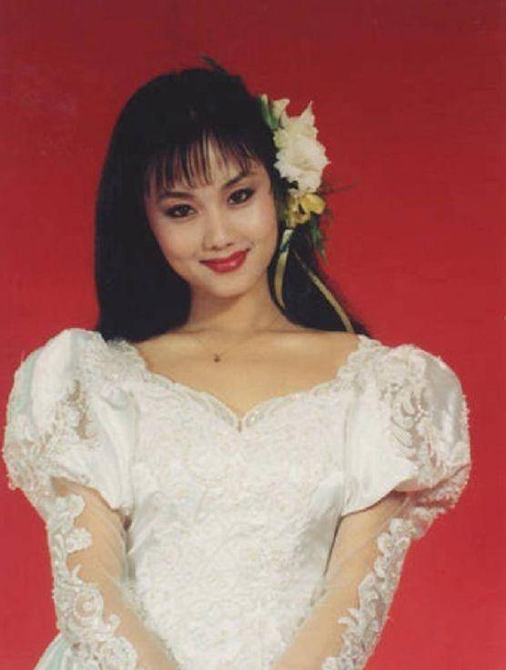 曾演张翰母亲的51岁女星李颖,近照显年轻,嫁富豪女儿是奥运冠军_电视