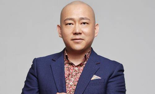 搞笑演员梁超,一个小角色,充满活力,太搞笑了_表演_演技_世界