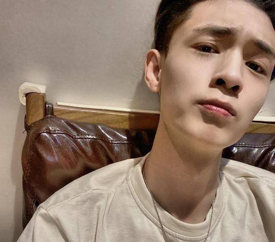 蔡少芬给秦霄贤改名上热搜了?是怎么回事?_老公_娘娘_翻译官