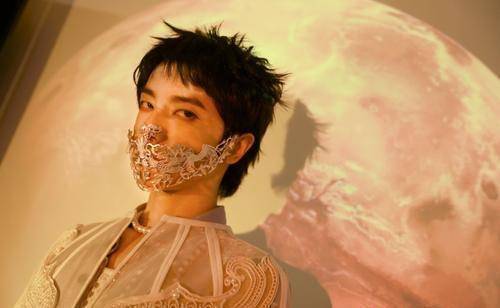 华晨宇被恶意营销,无限对比其他歌手,粉丝不脱反增23万粉_脱粉_评价