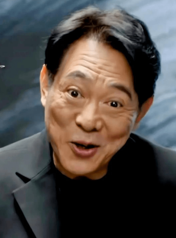 60岁李连杰回国捞金,身材暴瘦眼睛突出,被指面相凶狠老了好多岁_网友