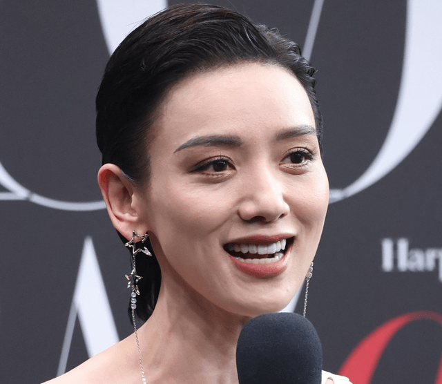 热巴秀事业线,赵丽颖眼纹明显,杨紫妆容翻车_造型_唐嫣_礼服