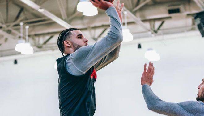 芝加哥专栏作家:公牛内部也不看好朗佐鲍尔重返nba赛场_球员_赛季