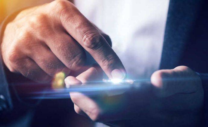 手机触屏功能的使用（手机触屏功能的使用方法视频）