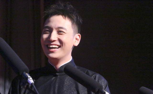 摄像大机王九龙:两眼一抹黑引网友共鸣,被粉丝苦口婆心劝休息_眼睛