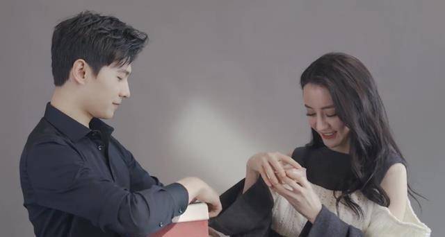 收到杨洋的棉花礼物,内娱顶级男女颜巅上演甜甜恋爱剧_乔晶晶_荣耀