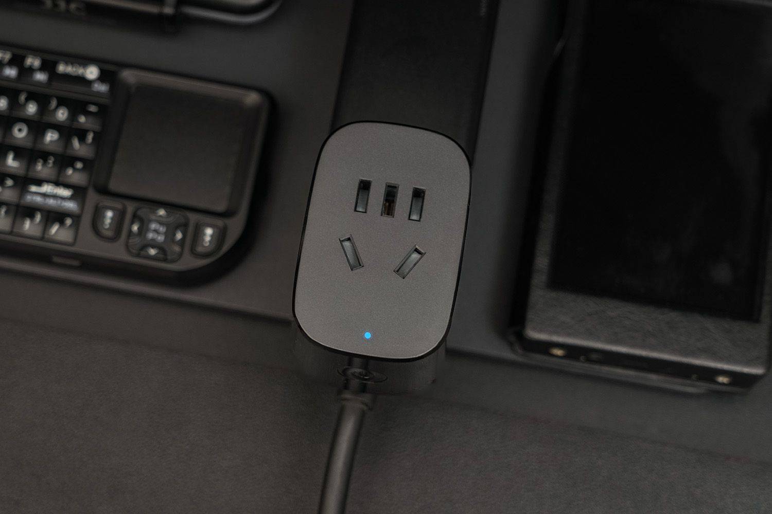 远程随意开关主机，停电、宕机都不怕，贝锐向日葵C1Pro插座体验