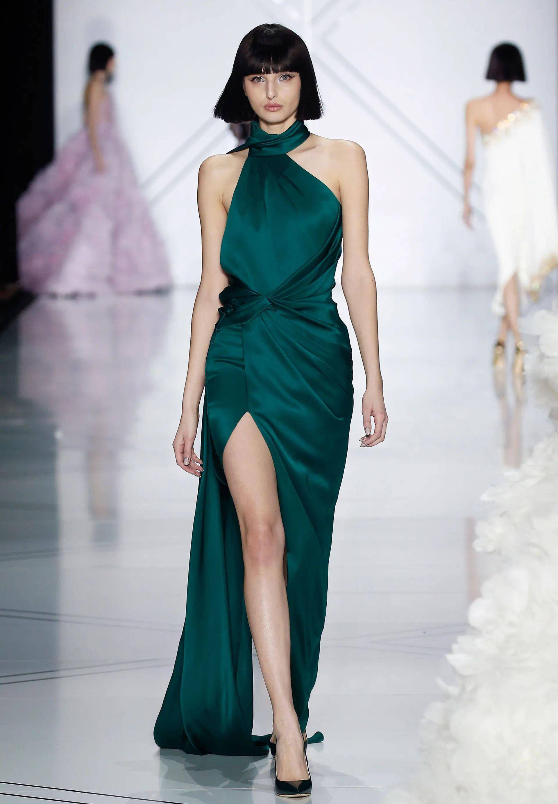 时尚也能理解一般审美:ralph&russo春季高级时装时装_伦敦_外国_夫妇