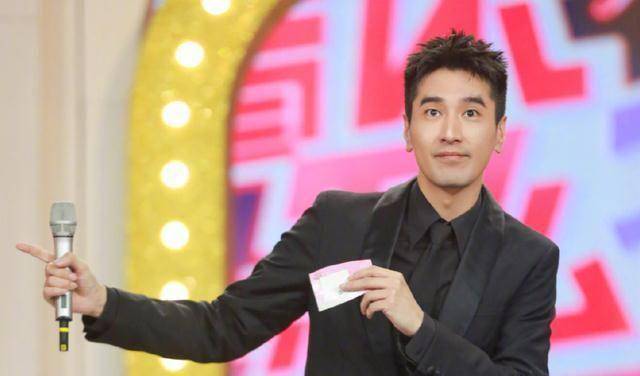 邓伦赵又廷做客《快本》,两人情话大比拼,谁更加击中你的心呢?