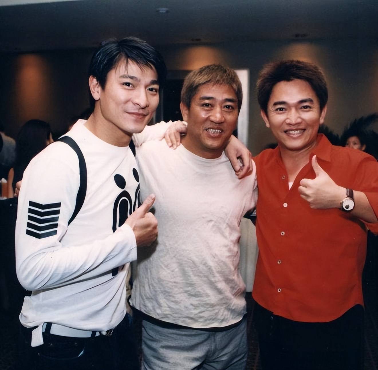 2003年,刘德华亲口承诺替柯受良养儿子,现在他长大了_因为_成为了