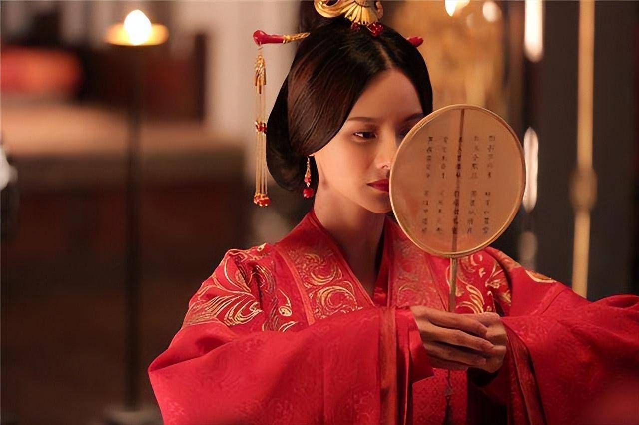 曹睿放现在妥妥的妈宝男吧,把整个甄氏封了一遍又一遍!