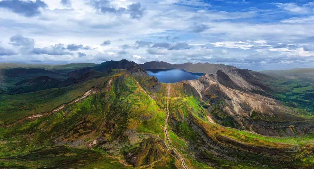 米高空鸟瞰生态中国 随中华秋沙鸭一起飞越青山绿水_长白山_自然_繁殖