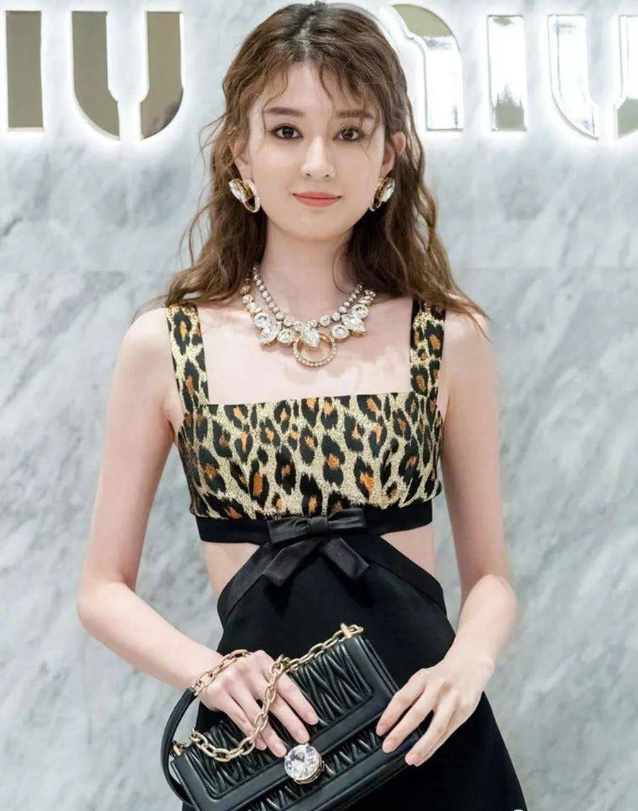 腰细腿长却少了美感,这5位女明星,太清汤寡水,不能再瘦了_徐璐_孙怡