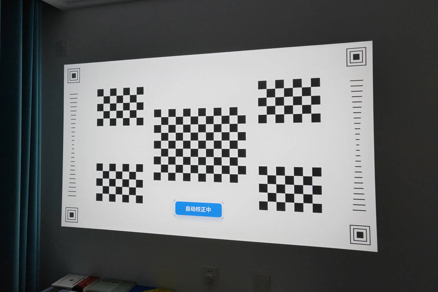 双倍亮度+JBL原装音响,表现到底如何?极米子品牌快乐星球O3投影深度评测