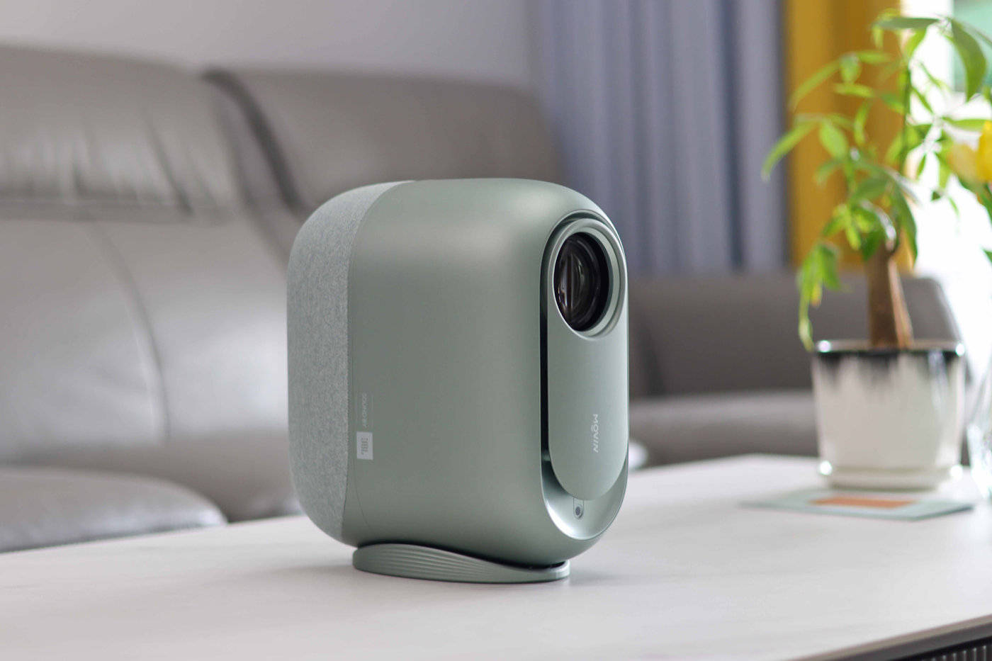 双倍亮度+JBL原装音响,表现到底如何?极米子品牌快乐星球O3投影深度评测