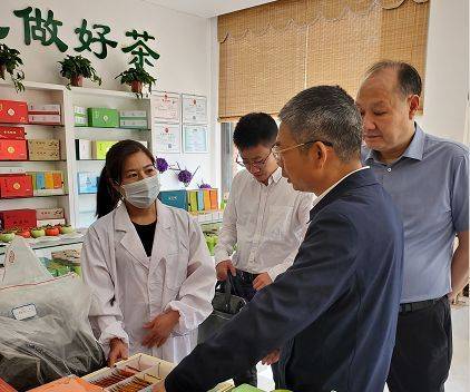 中消协副会长兼秘书长彭新民一行赴汉中开展茶叶过度包装调研_建设