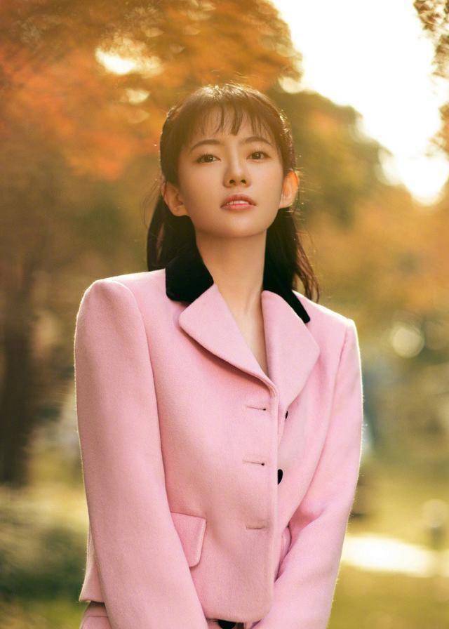 刘萌萌blackpink西装套装,配文让人多想_粉色_黑色_公主