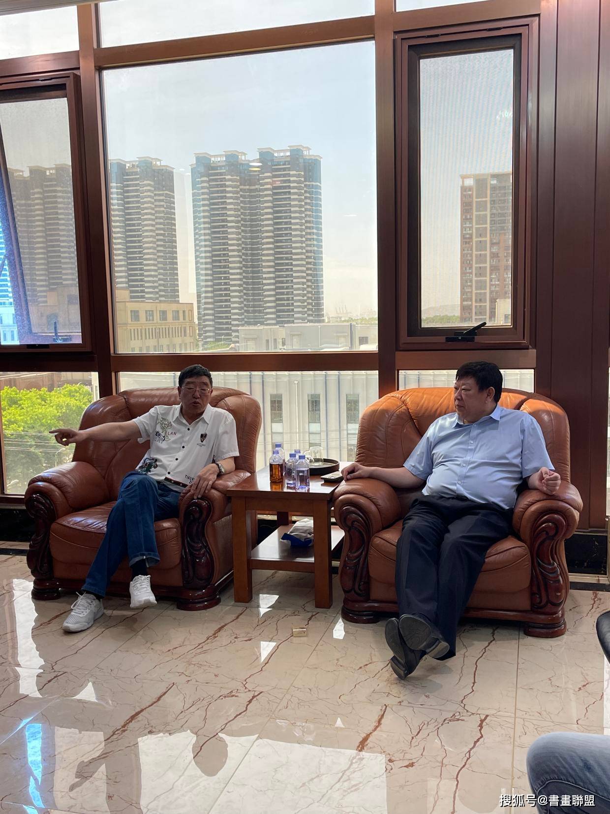 副院长白金龙,副院长李承安,一行四个驱车来到大连金普新区,海神岛