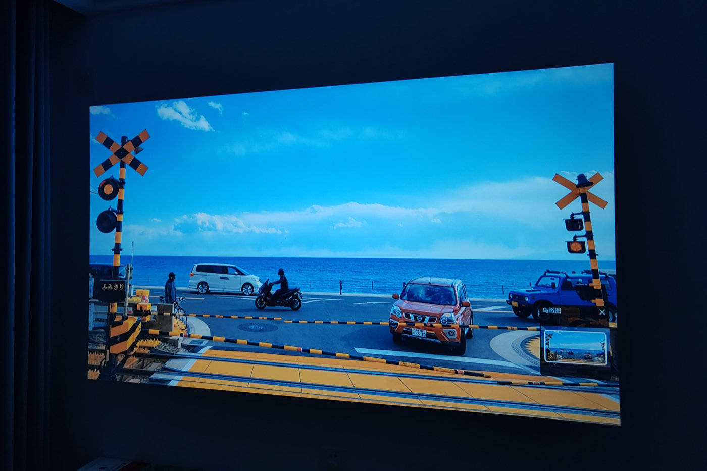 双倍亮度+JBL原装音响,表现到底如何?极米子品牌快乐星球O3投影深度评测