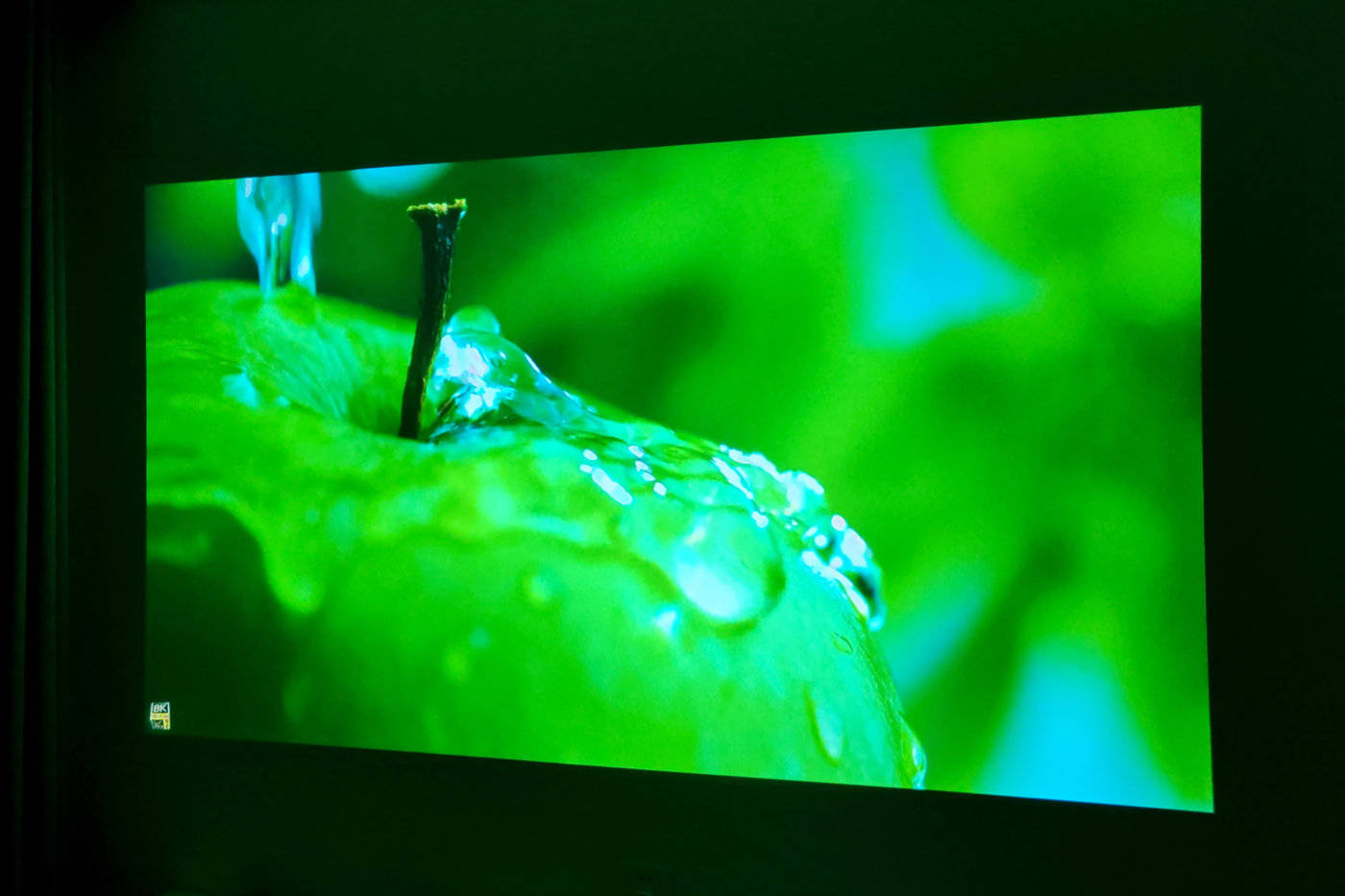 双倍亮度+JBL原装音响,表现到底如何?极米子品牌快乐星球O3投影深度评测