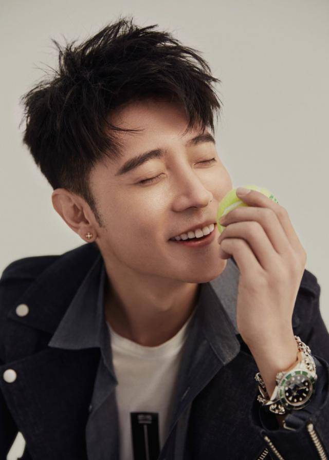 张丹峰删掉与毕滢昔日合照,毕滢想去张若昀身边工作?_洪欣_香港_女儿