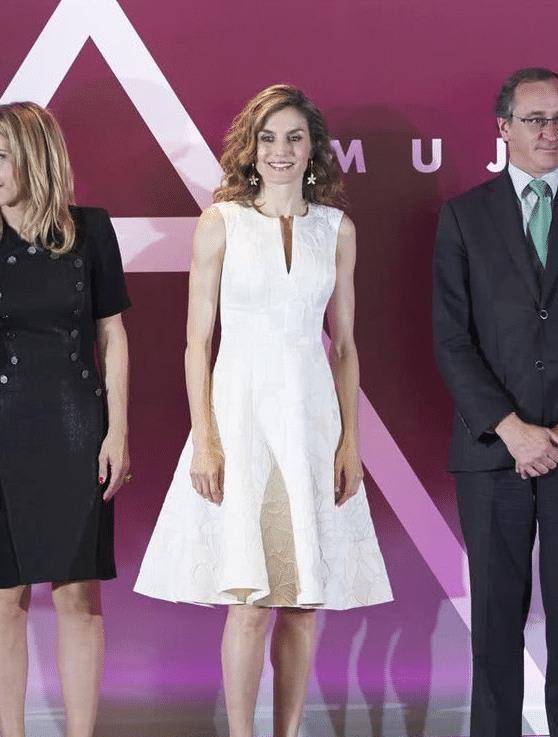 48岁白发丛生却不染,背影一战成名,不怕贵族大姑子_莱蒂齐亚_王室