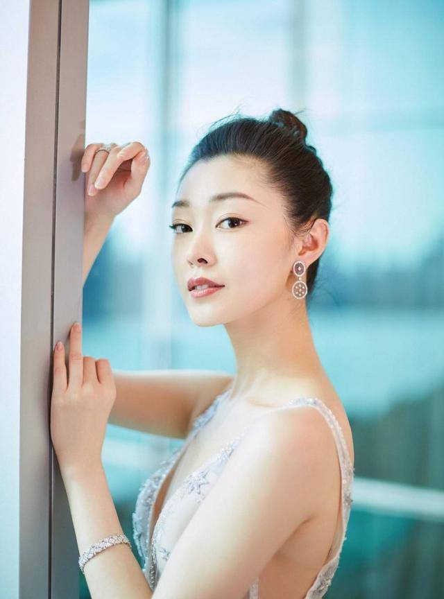 宝藏女孩宋轶,演技好实力强,温文尔雅的完美女神_气质_身材_角色