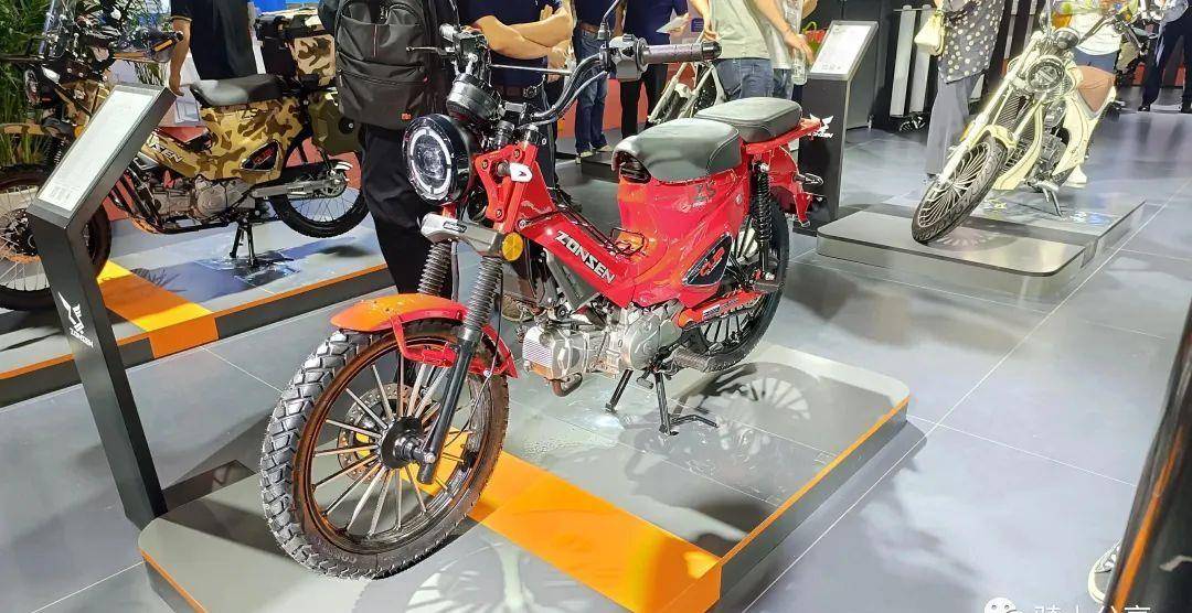 宗申野米125,以及嘉陵超级coco它们都是复古弯梁车