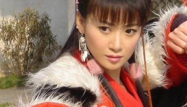 张小雨曾经哭着说黄晓明就是她心中的大白.