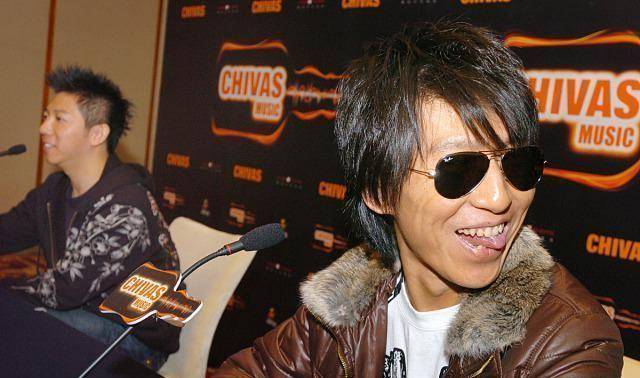 胡海泉凌晨为陈羽凡庆生,九宫格晒兄弟情深,已隐居幕后不再高调