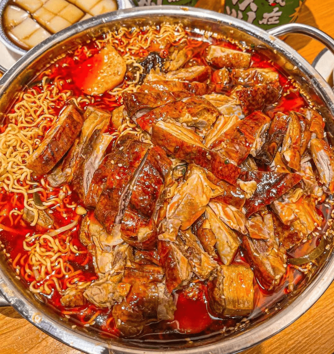 成都冒烤鸭全网爆火,如何搭上顺风车?_冒菜_年轻人_口感