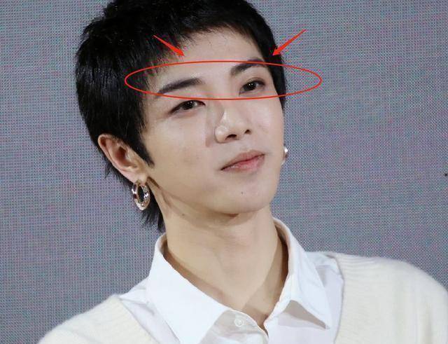 华晨宇闭关后难得现身,出席活动生图流出,这状态我没有看错吧?