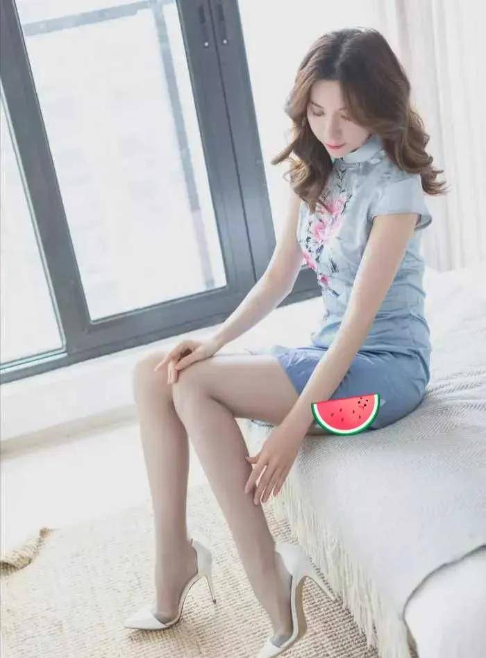 各种旗袍丝袜高跟鞋,优雅百搭,尽显女人味,路人要多加小心_细节_女性